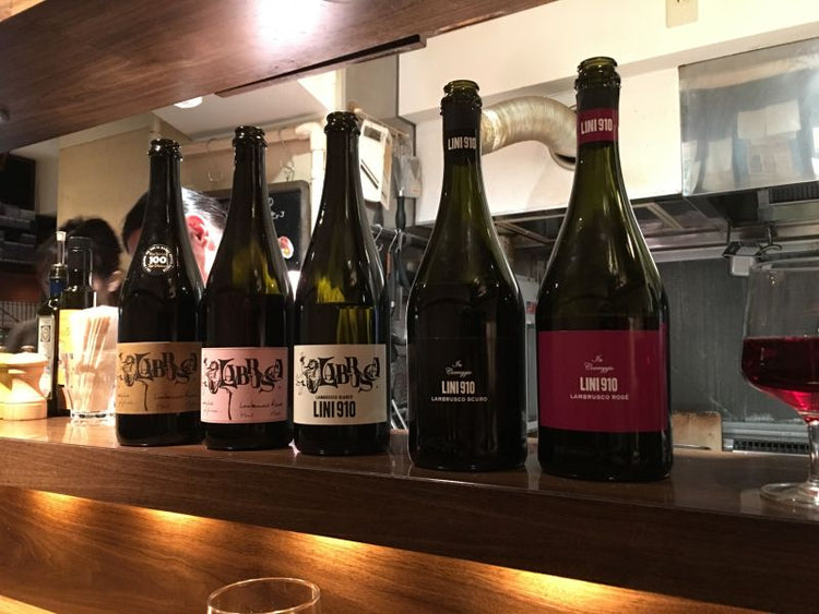 リニ910 イン コレッジョ・ランブルスコ スクーロ N/V LINI910 IN CORREGGIO LAMBRUSCO SCURO